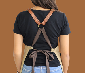 DELANTAL CAMEL CON CORREAS BROWN